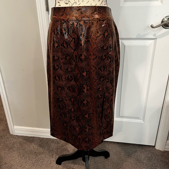 Snake skin print faux leather skirt. Worn once. - Picture 1 of 8